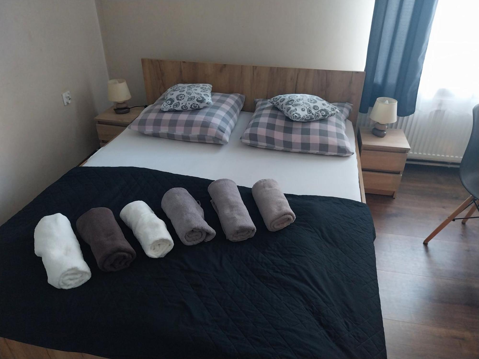 Czarna Owca- Pokoje Goscinne Gniezno Luaran gambar