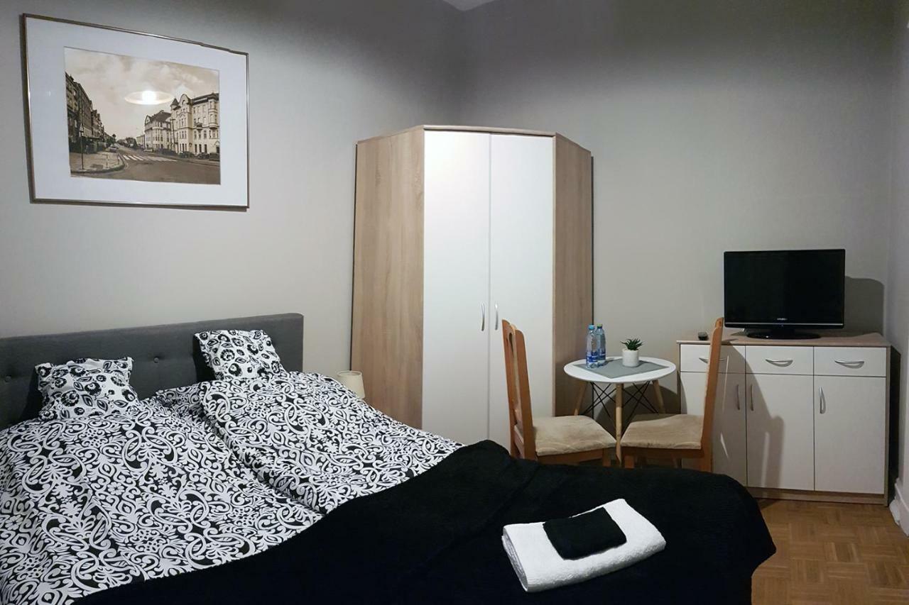 Czarna Owca- Pokoje Goscinne Gniezno Luaran gambar